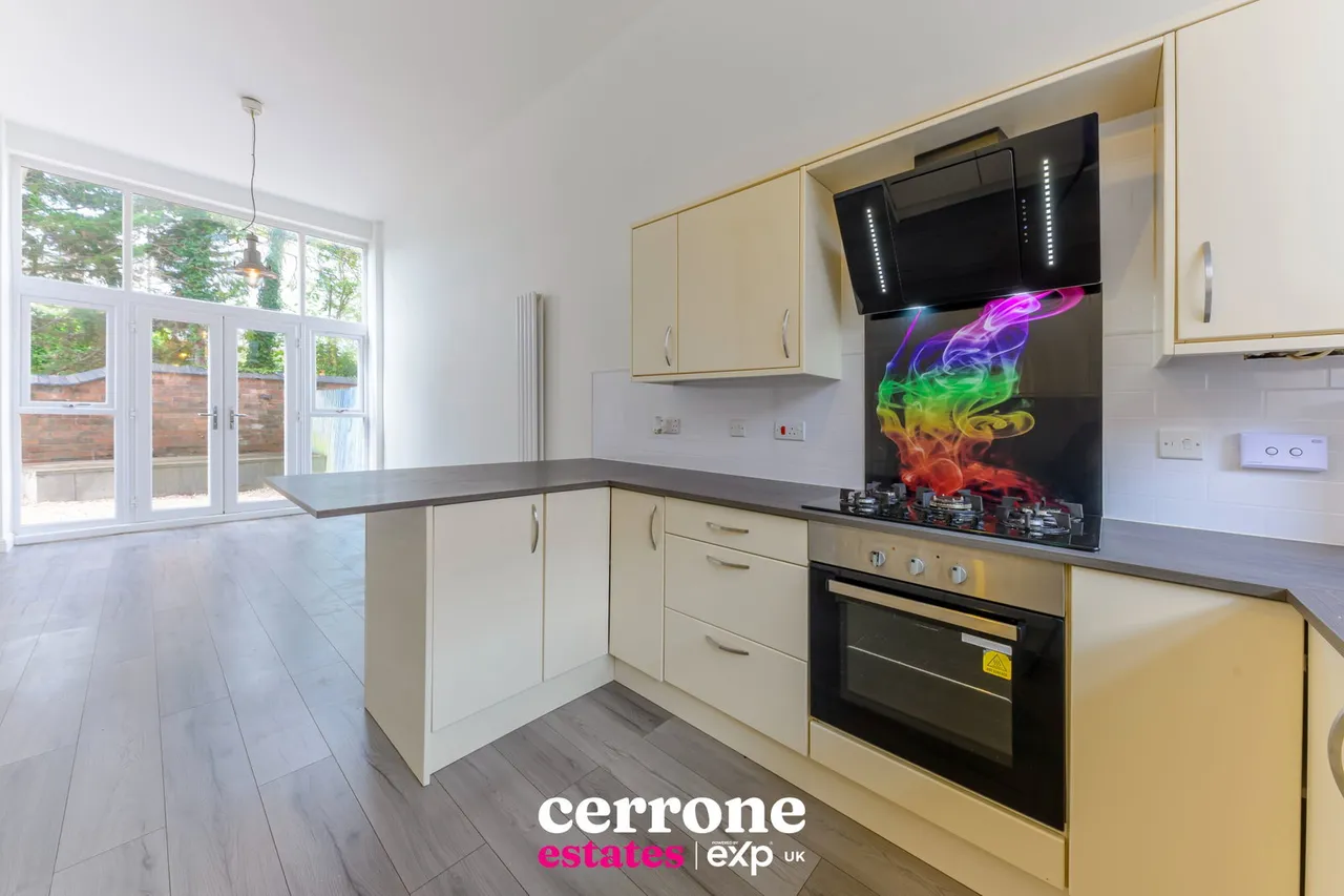 Crescent House, Mount Pleasant, Redditch, B97 4JT, photo 6