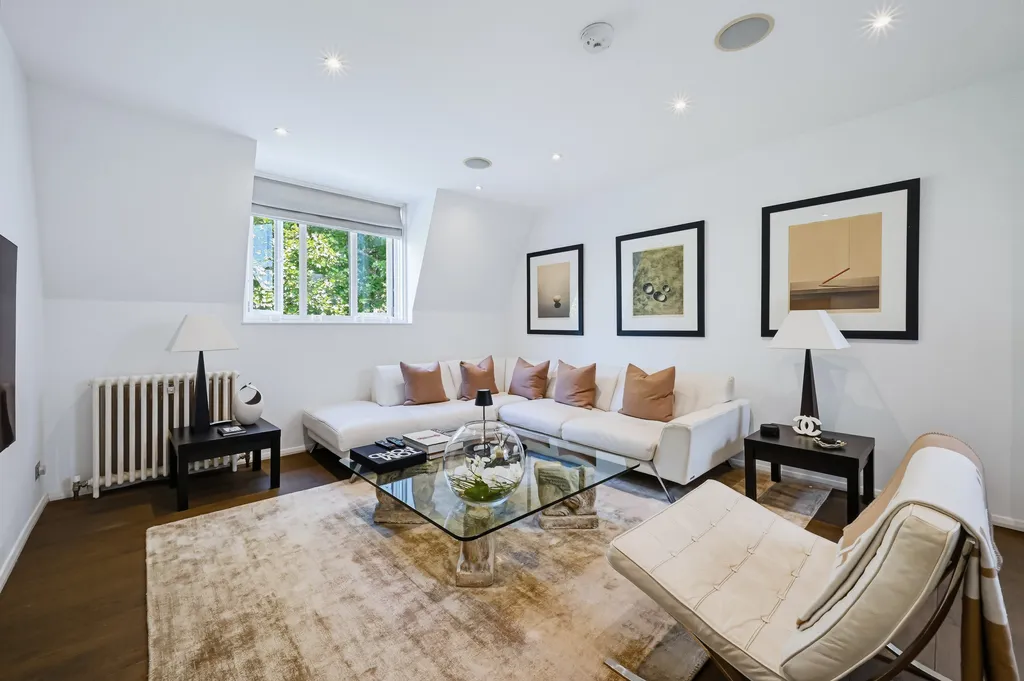 2 bed flat to rent, Elm Park Gardens, London, SW10