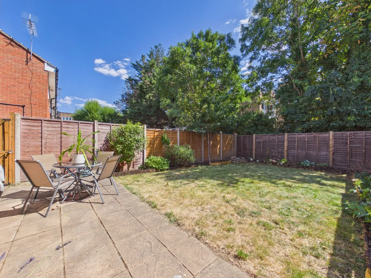 Westland Close, Stanwell, TW19, photo 3