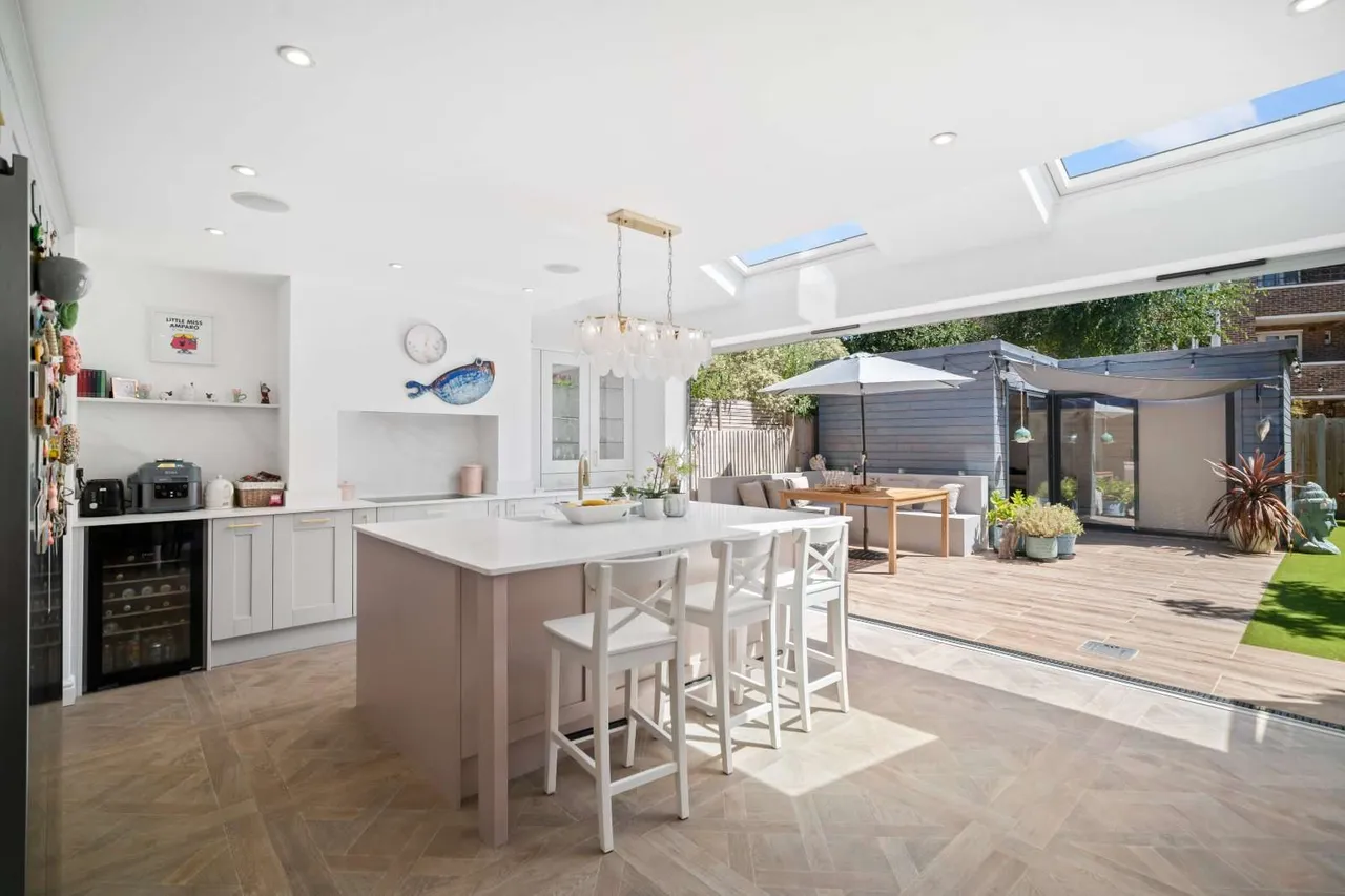 4 bed house for sale — Chester Road, Wimbledon, London, SW19 4TW