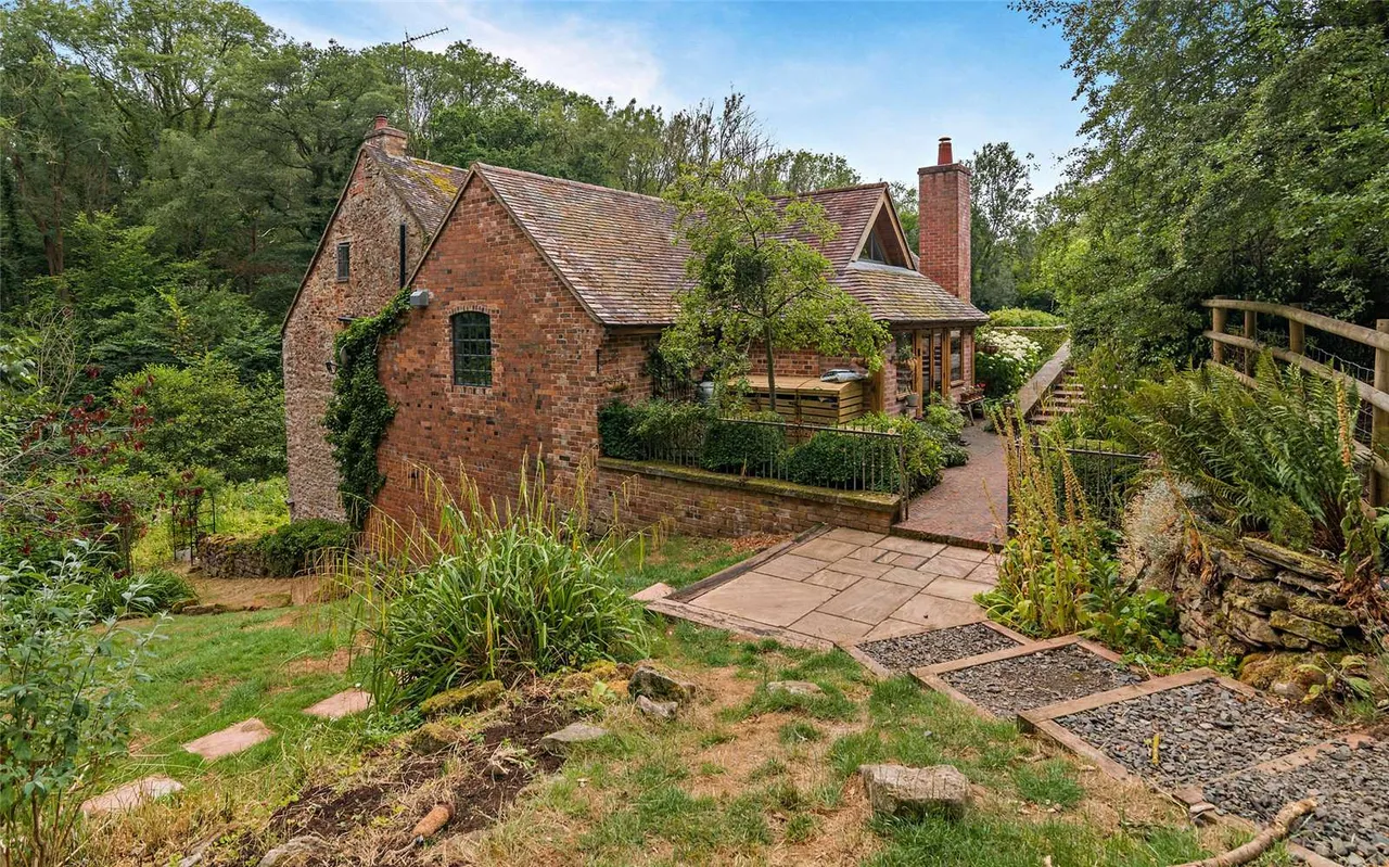 Eardington, Bridgnorth, WV16, photo 32