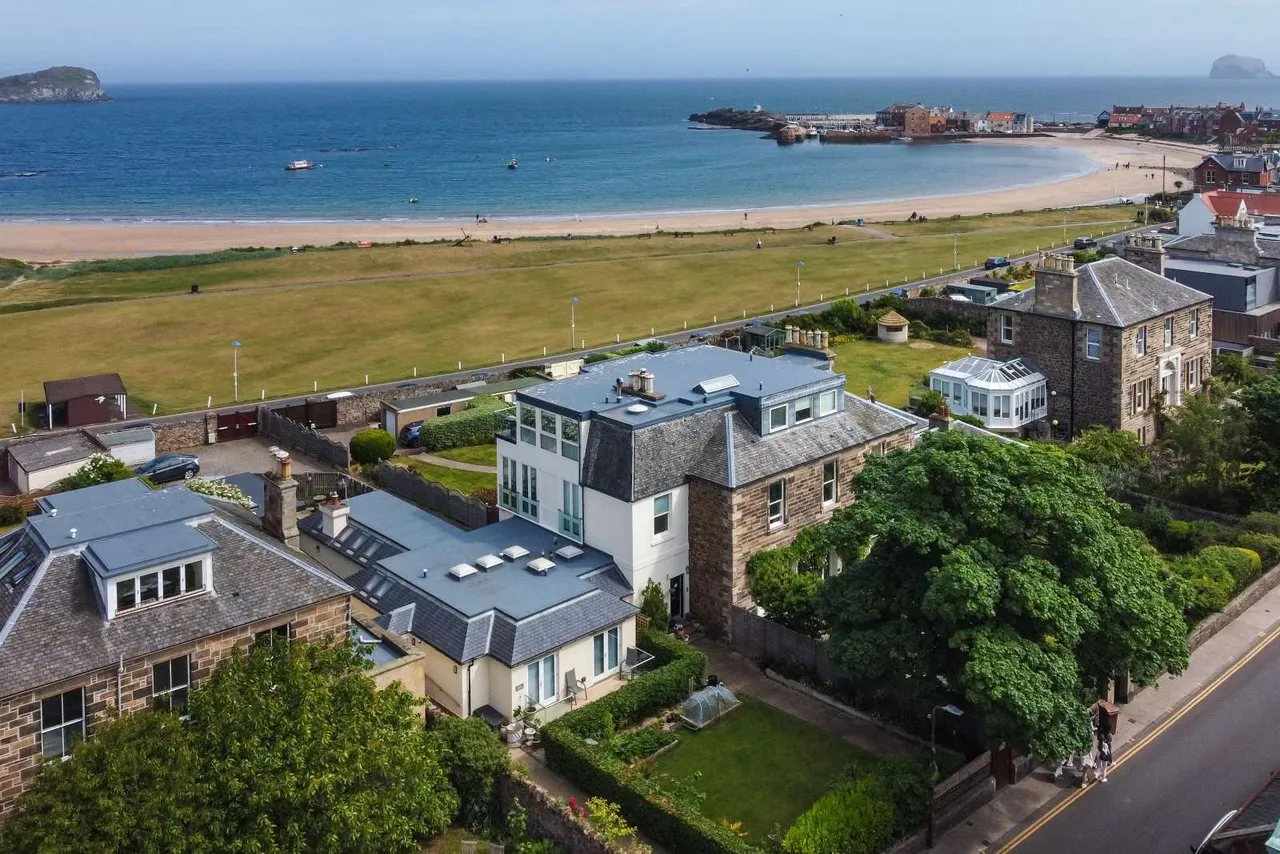 3 bed flat for sale — Westgate, North Berwick, East Lothian, EH39 4AF