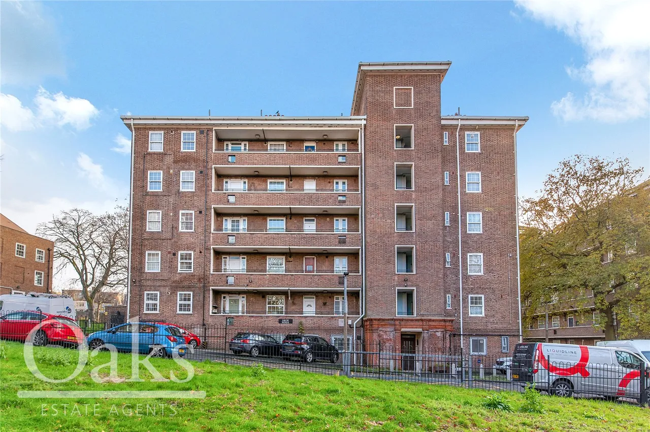 2 bed flat for sale, Leigham Avenue, Streatham, SW16