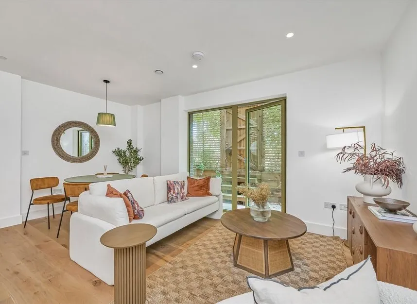 East Churchfield Road, Acton, W3, photo 2