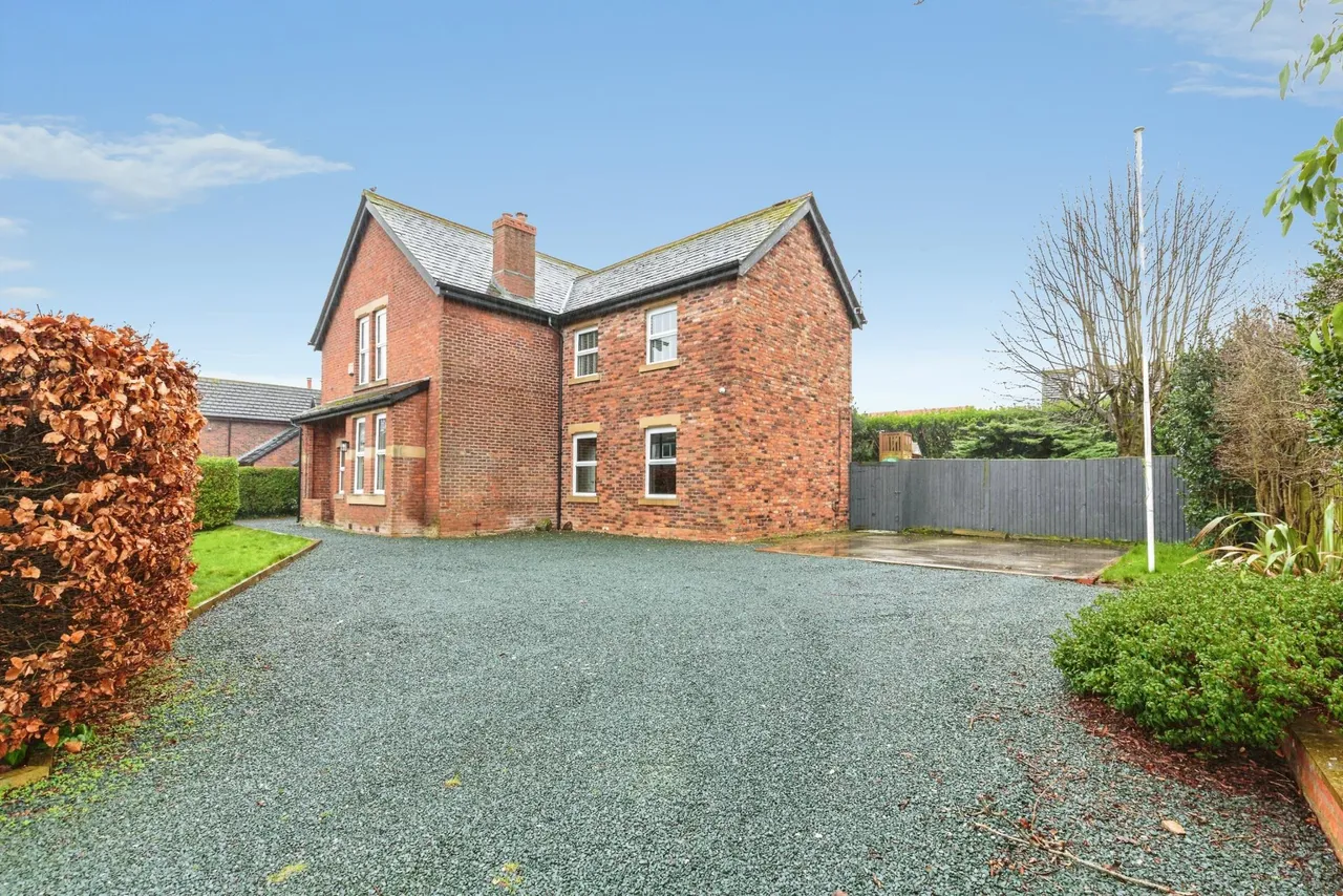 4 bed house for sale, High Street, Preston, PR4