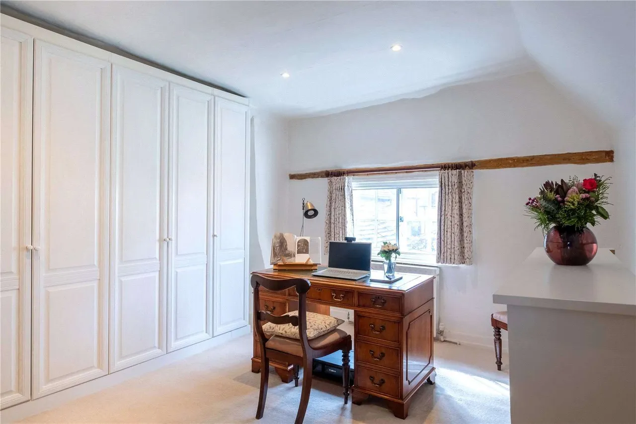 High Street, Ripley, Surrey, GU23 6AF, photo 6