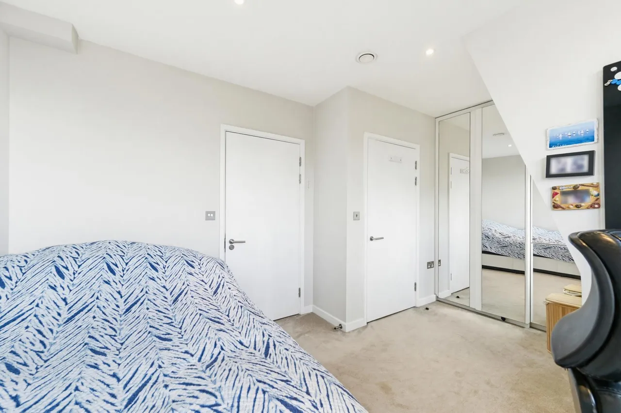 Brook Lane North, Brentford, TW8, photo 9