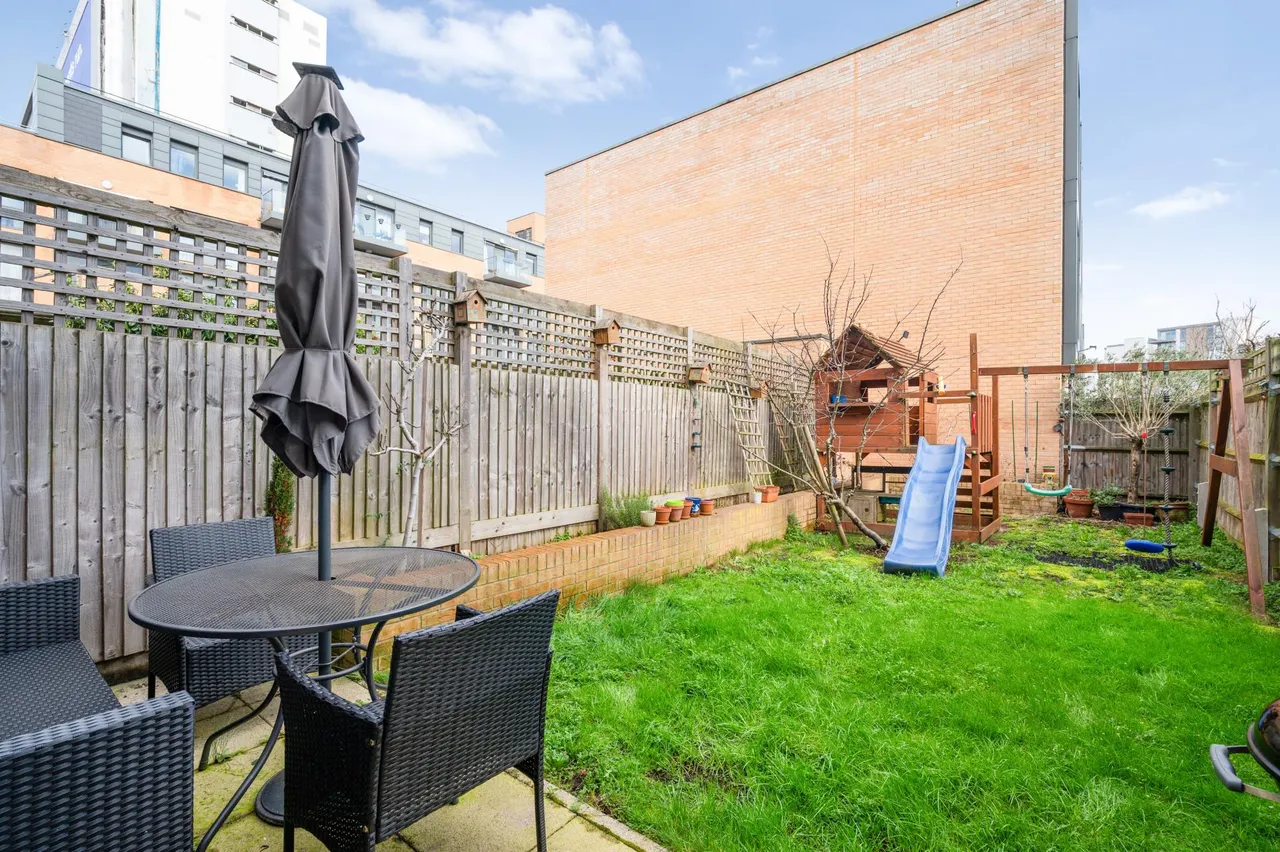 Brook Lane North, Brentford, TW8, photo 15