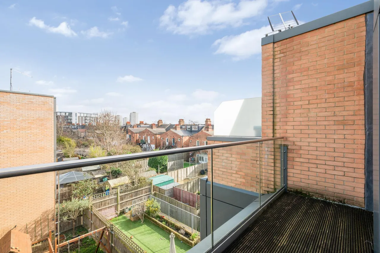 Brook Lane North, Brentford, TW8, photo 4
