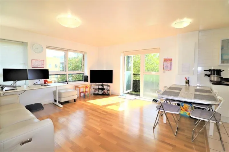 2 bed flat to rent — Greenbank Court, Lanadron Close