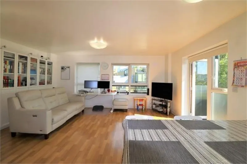 Greenbank Court, Lanadron Close, photo 2