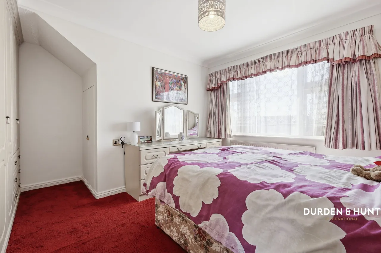 Nutcombe Crescent, Rochford, SS4, photo 13