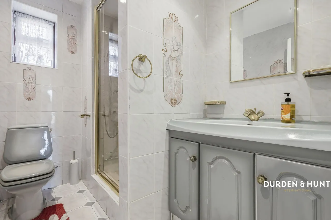 Nutcombe Crescent, Rochford, SS4, photo 17