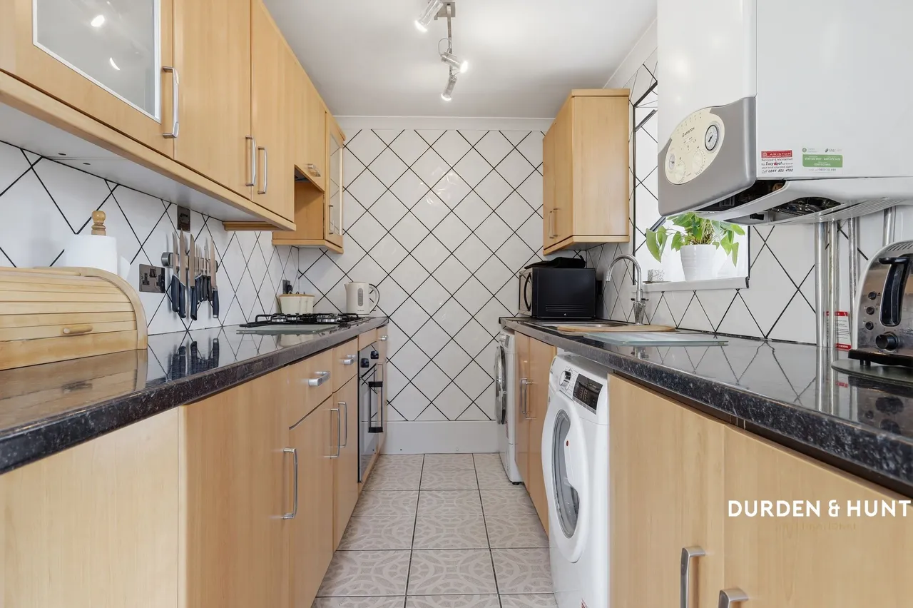 Nutcombe Crescent, Rochford, SS4, photo 9