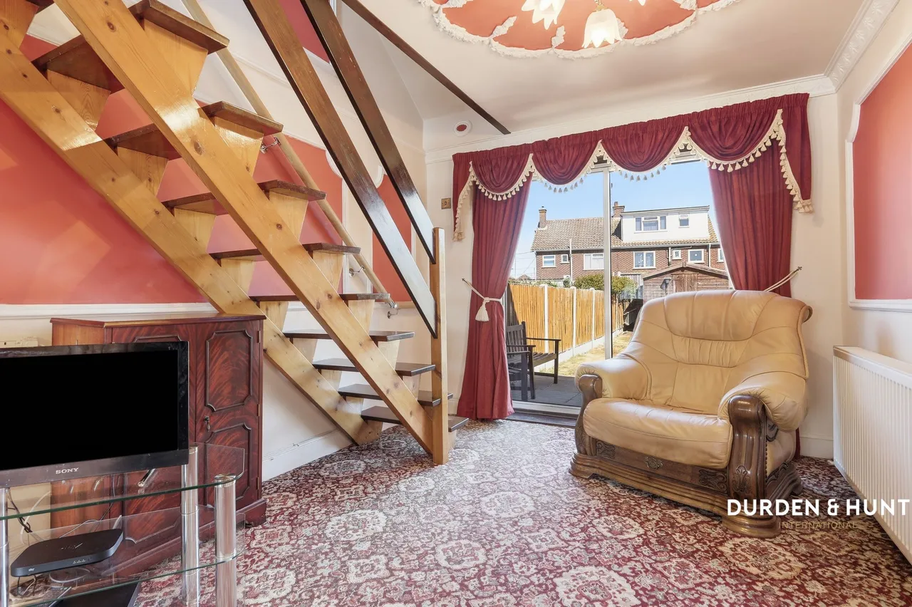 Nutcombe Crescent, Rochford, SS4, photo 5