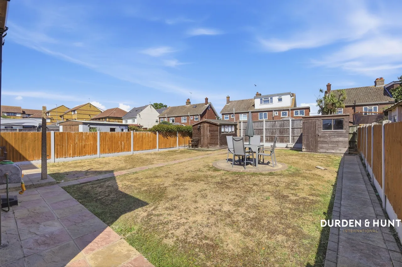 Nutcombe Crescent, Rochford, SS4, photo 18