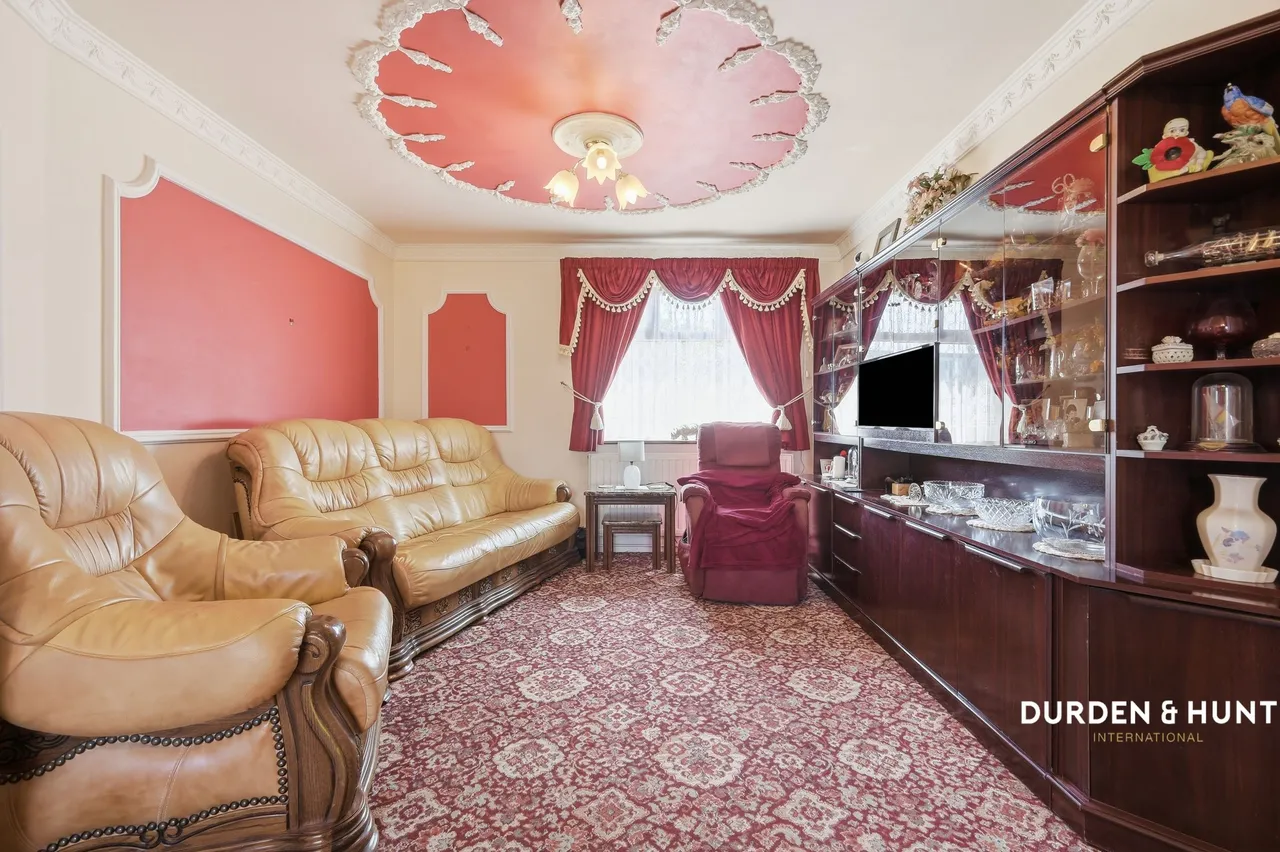Nutcombe Crescent, Rochford, SS4, photo 3