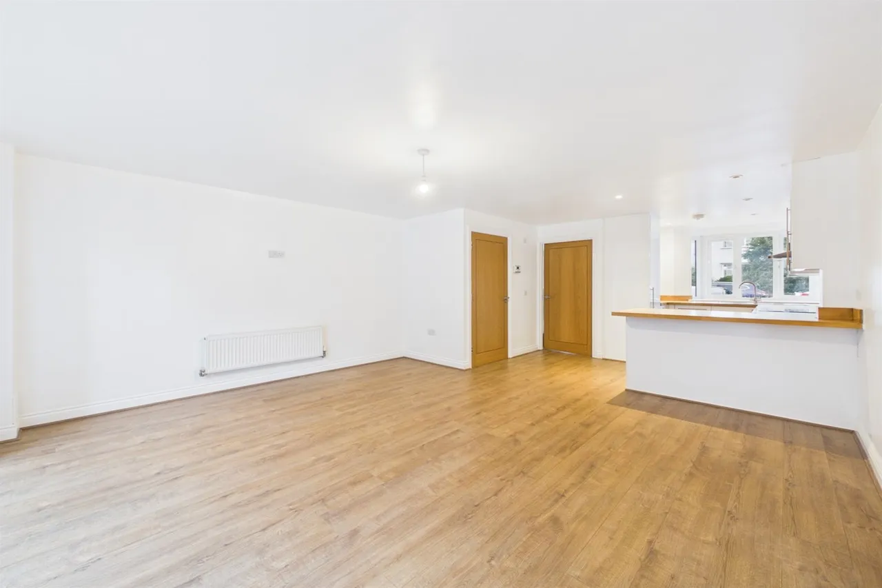 3 bed house to rent, London, SW16