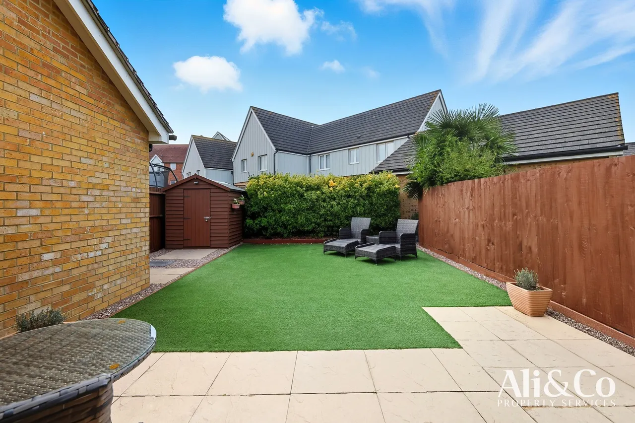 Woodside Close, Grays, Essex, RM16 2DN, photo 15