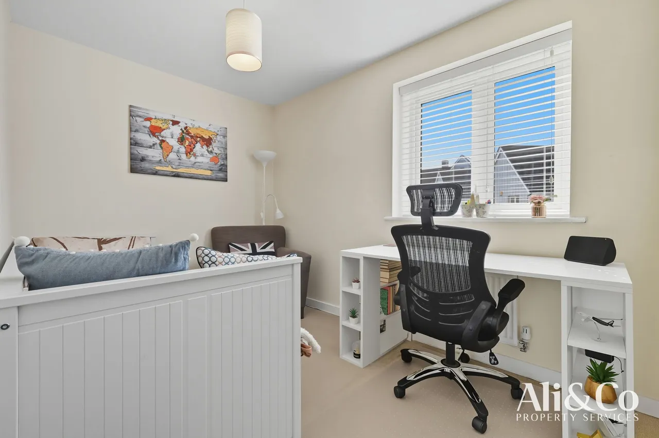 Woodside Close, Grays, Essex, RM16 2DN, photo 12