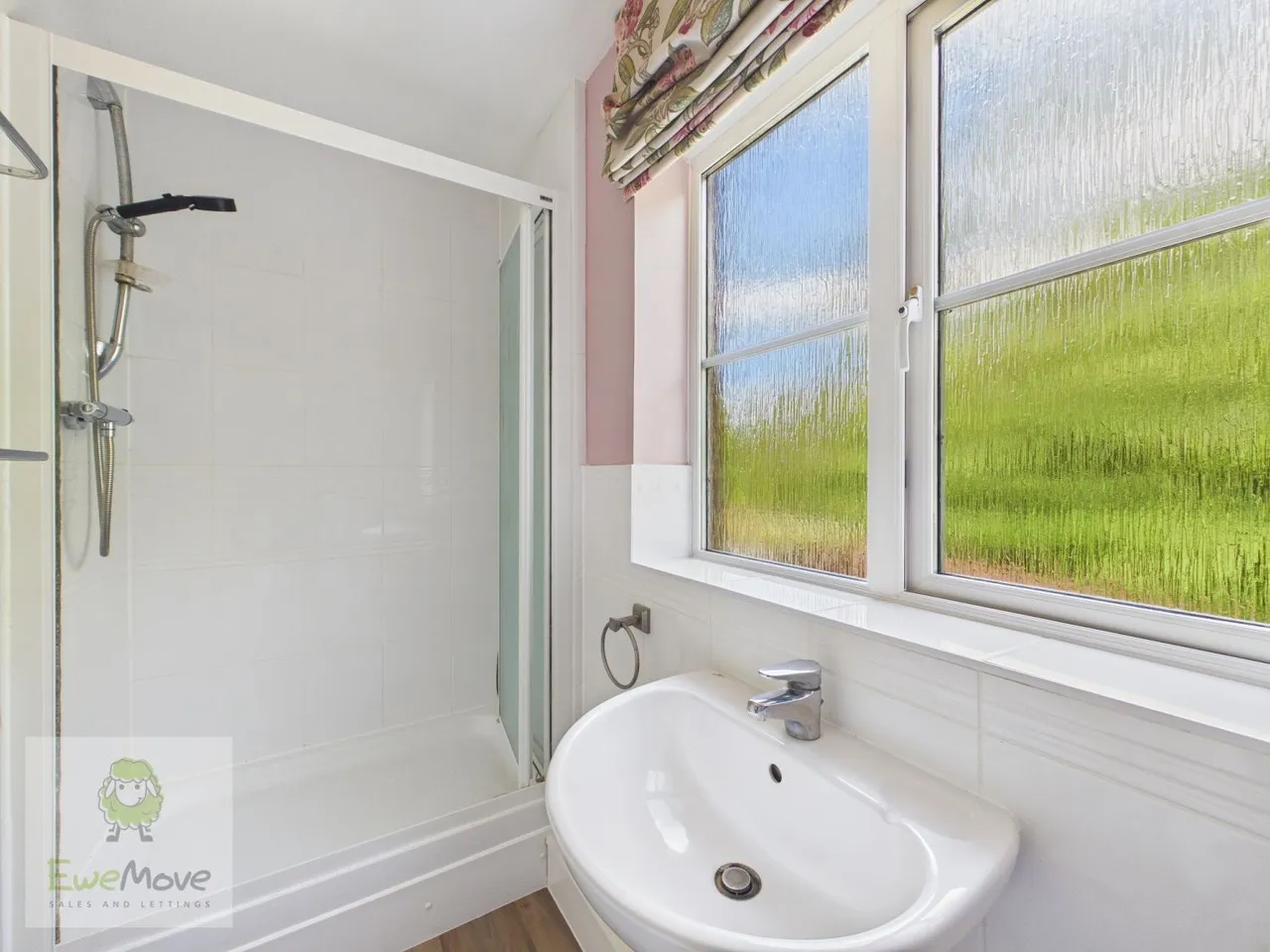 Shelduck Close, Allhallows, ME3, photo 15