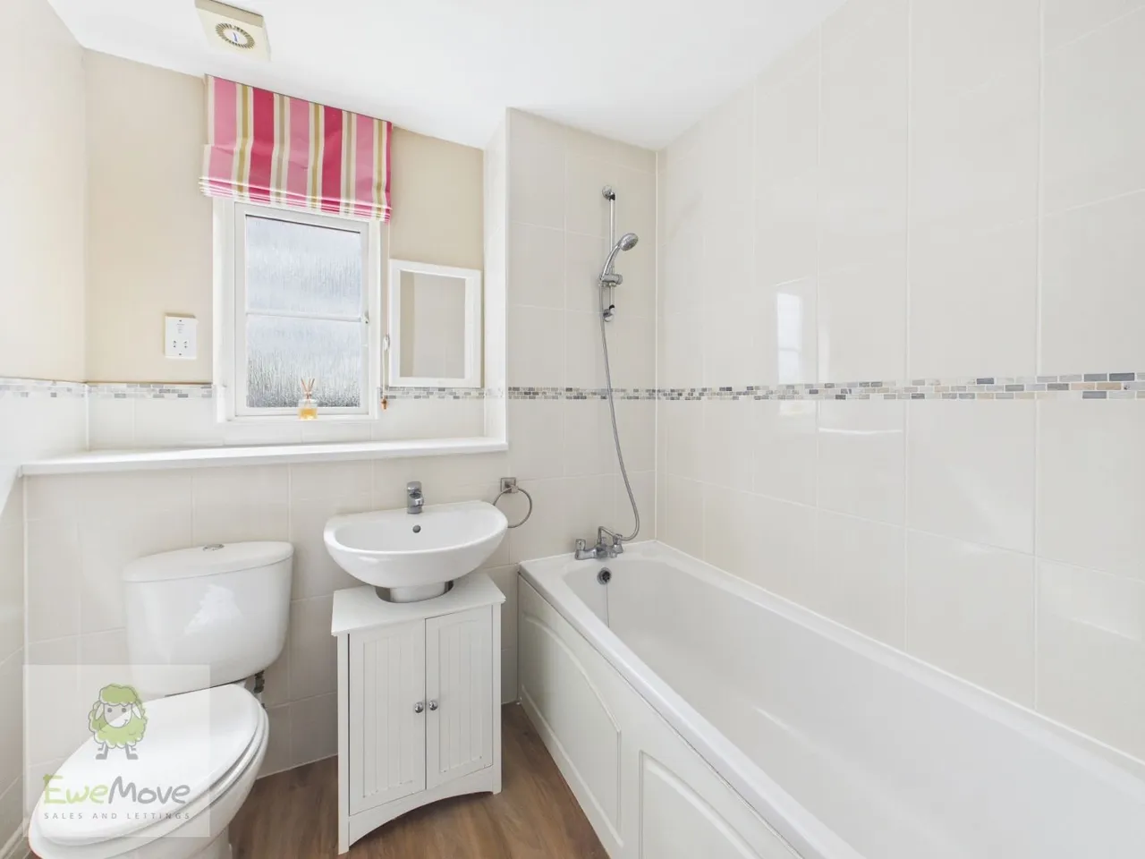 Shelduck Close, Allhallows, ME3, photo 18