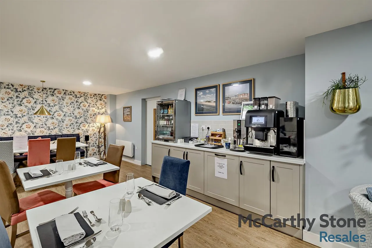 Merchant Avenue, Exmouth, EX8, photo 16