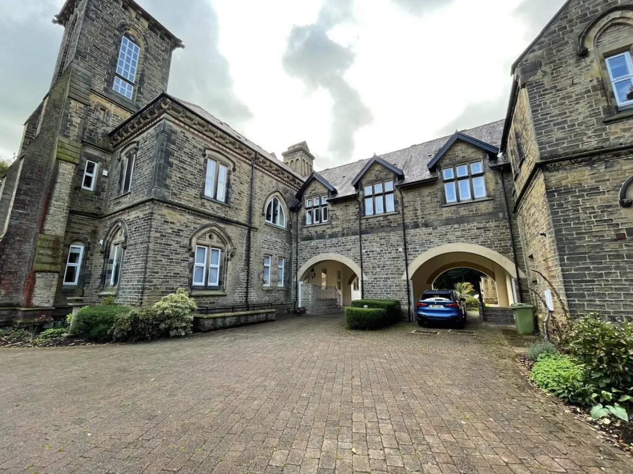 3 bed flat to rent, The Woodlands, Meltham, HD9