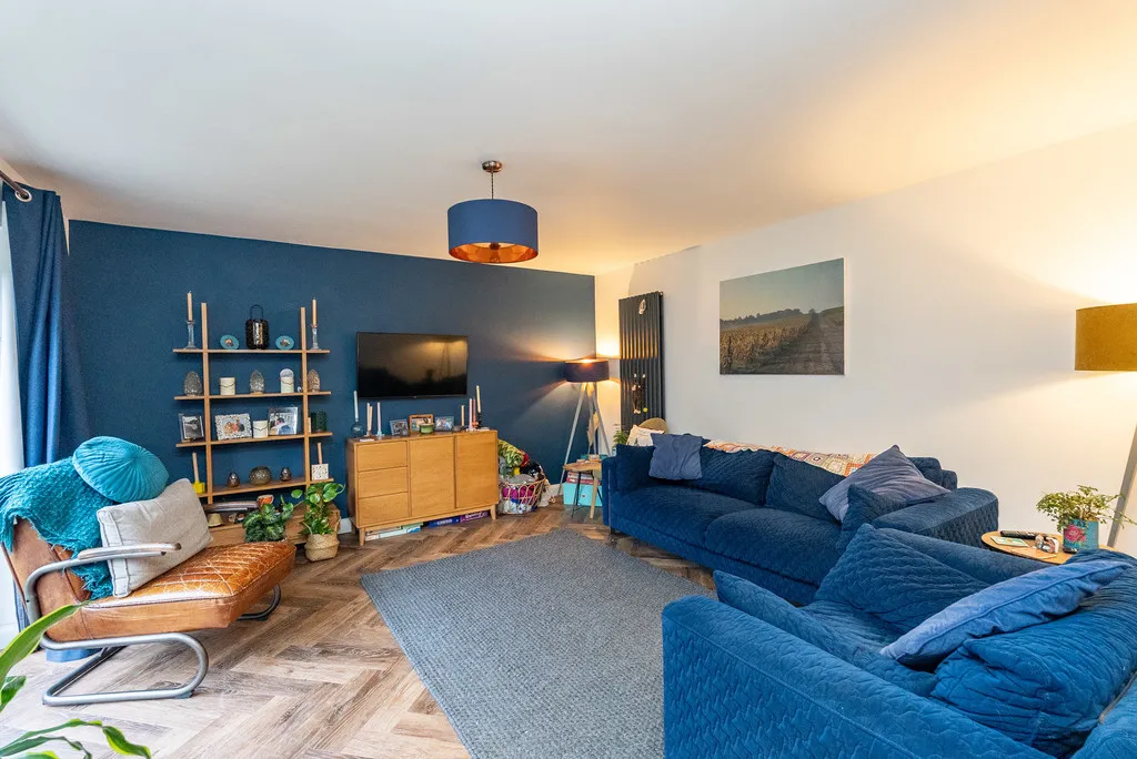 Furlong Road, Westcott, RH4, photo 12