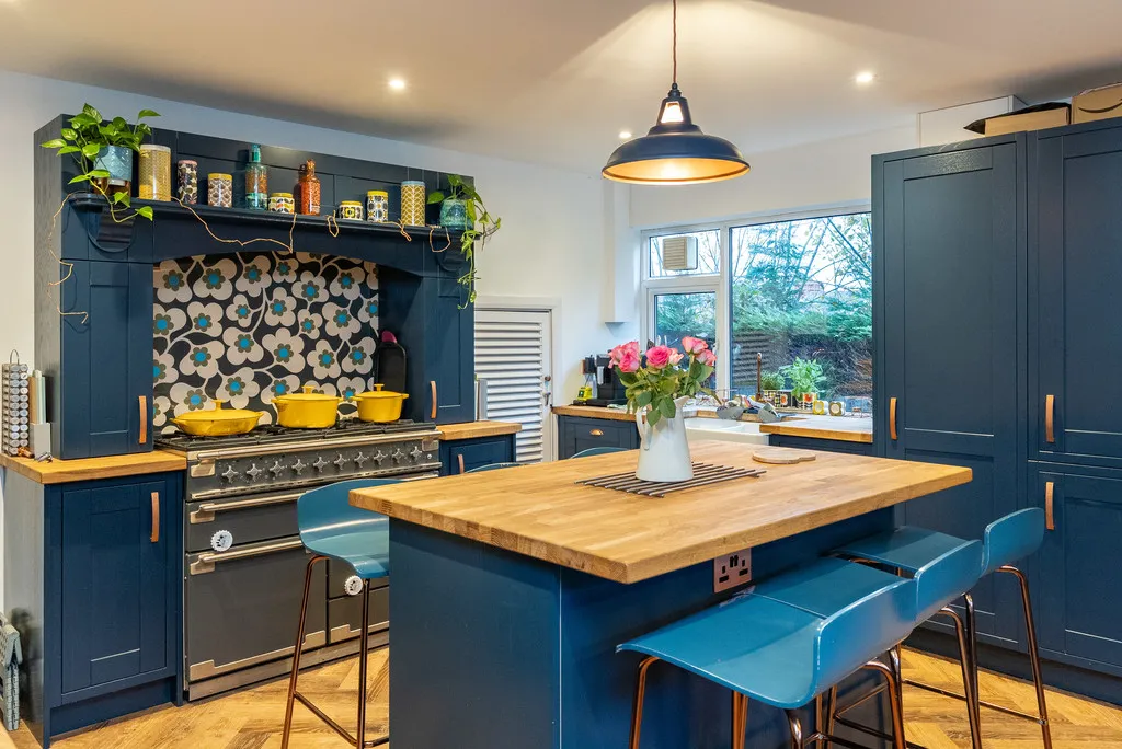 Furlong Road, Westcott, RH4, photo 2