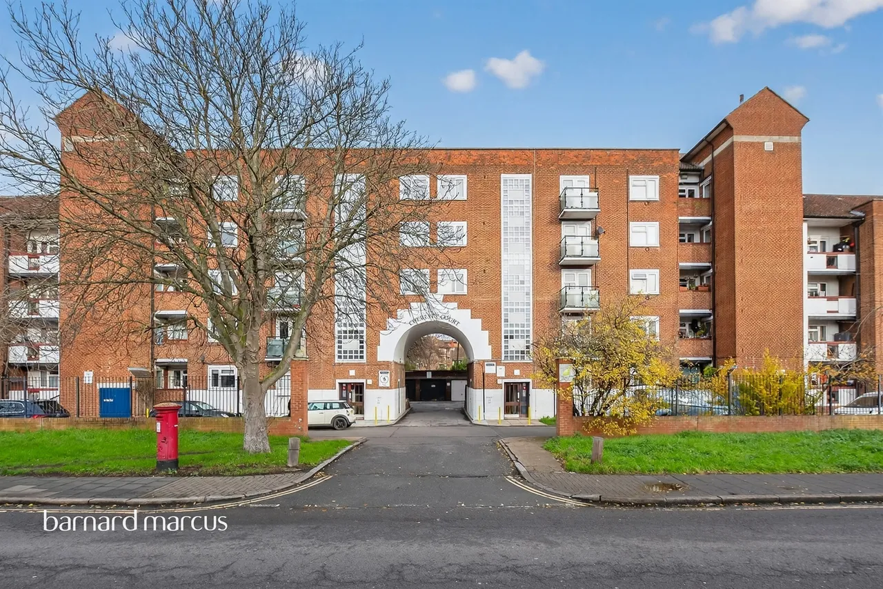 2 bed flat for sale — Clifford Avenue, Mortlake, London