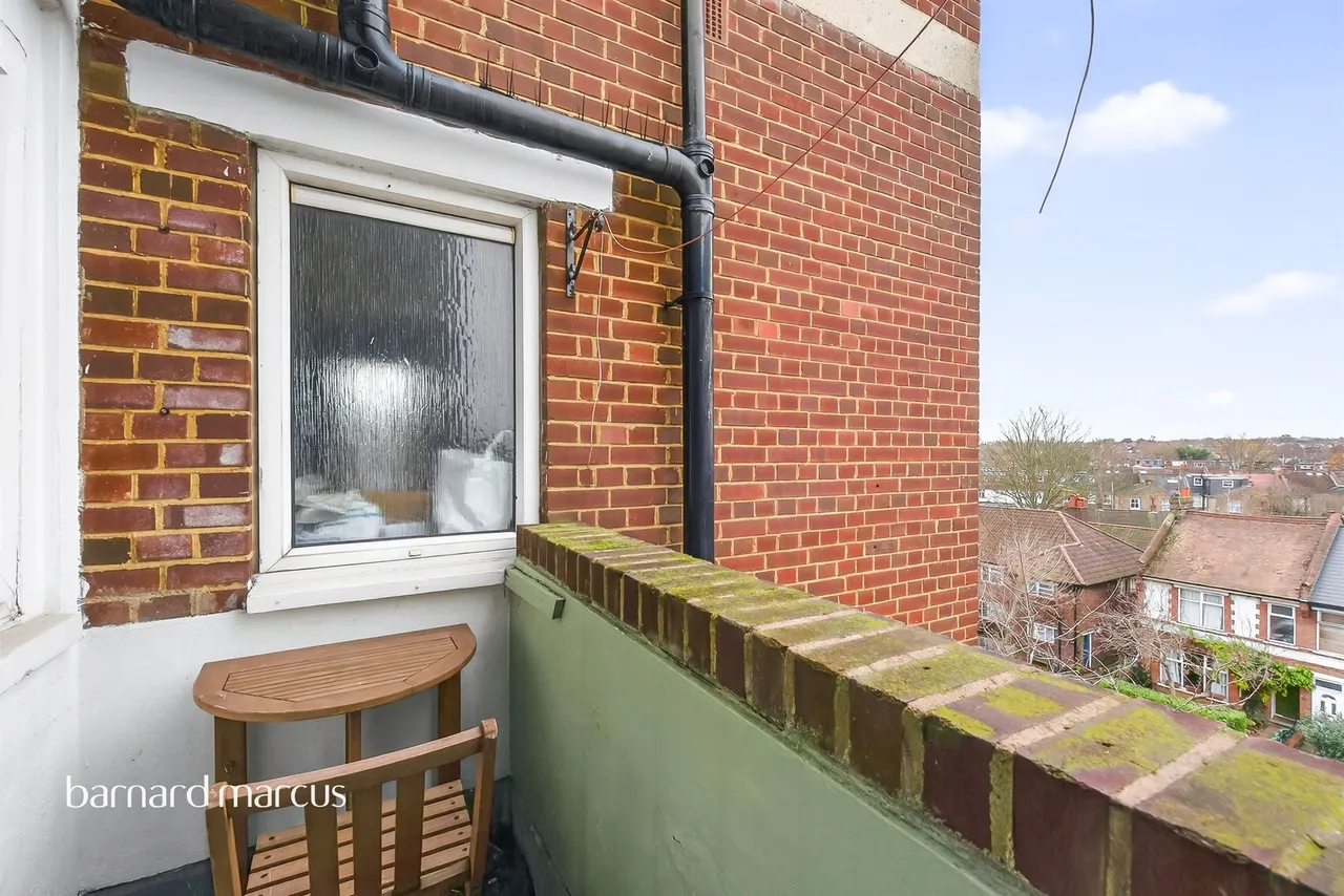 Clifford Avenue, Mortlake, London, photo 10