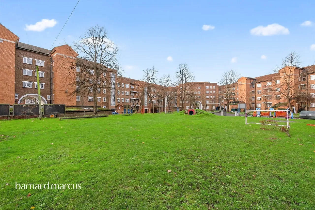 Clifford Avenue, Mortlake, London, photo 12
