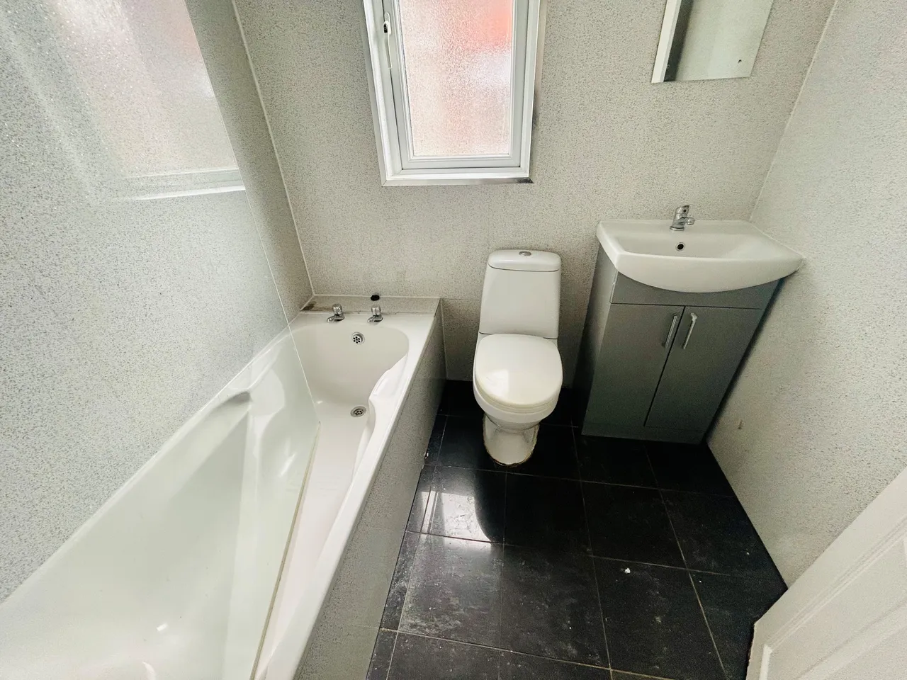 Clapham Road, L4, photo 6