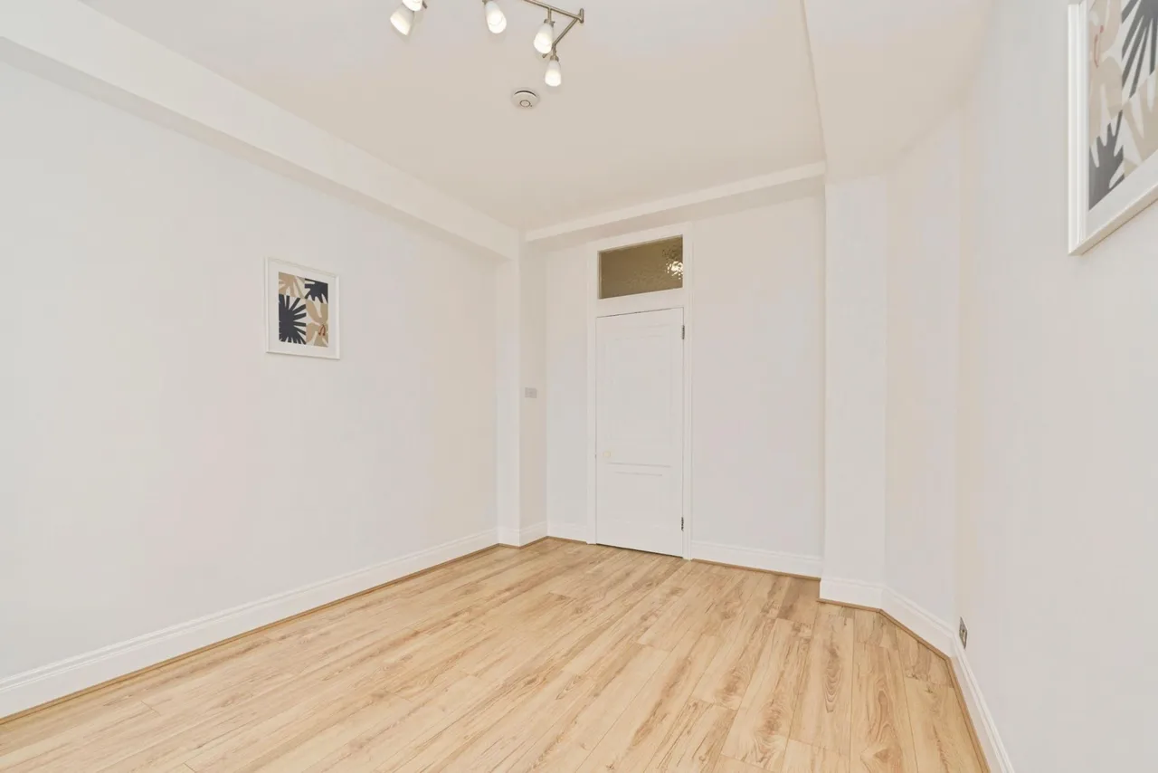 Queensway, London, W2, photo 13