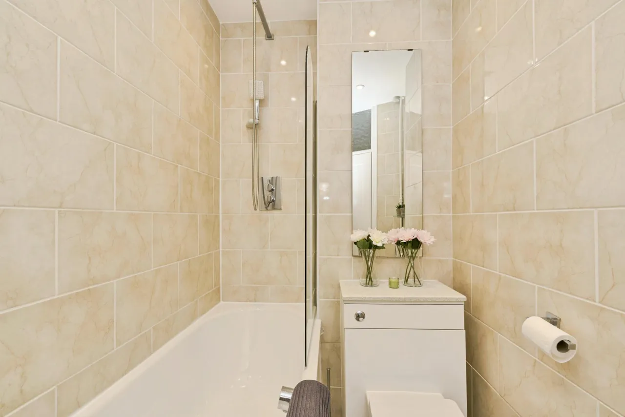 Queensway, London, W2, photo 8