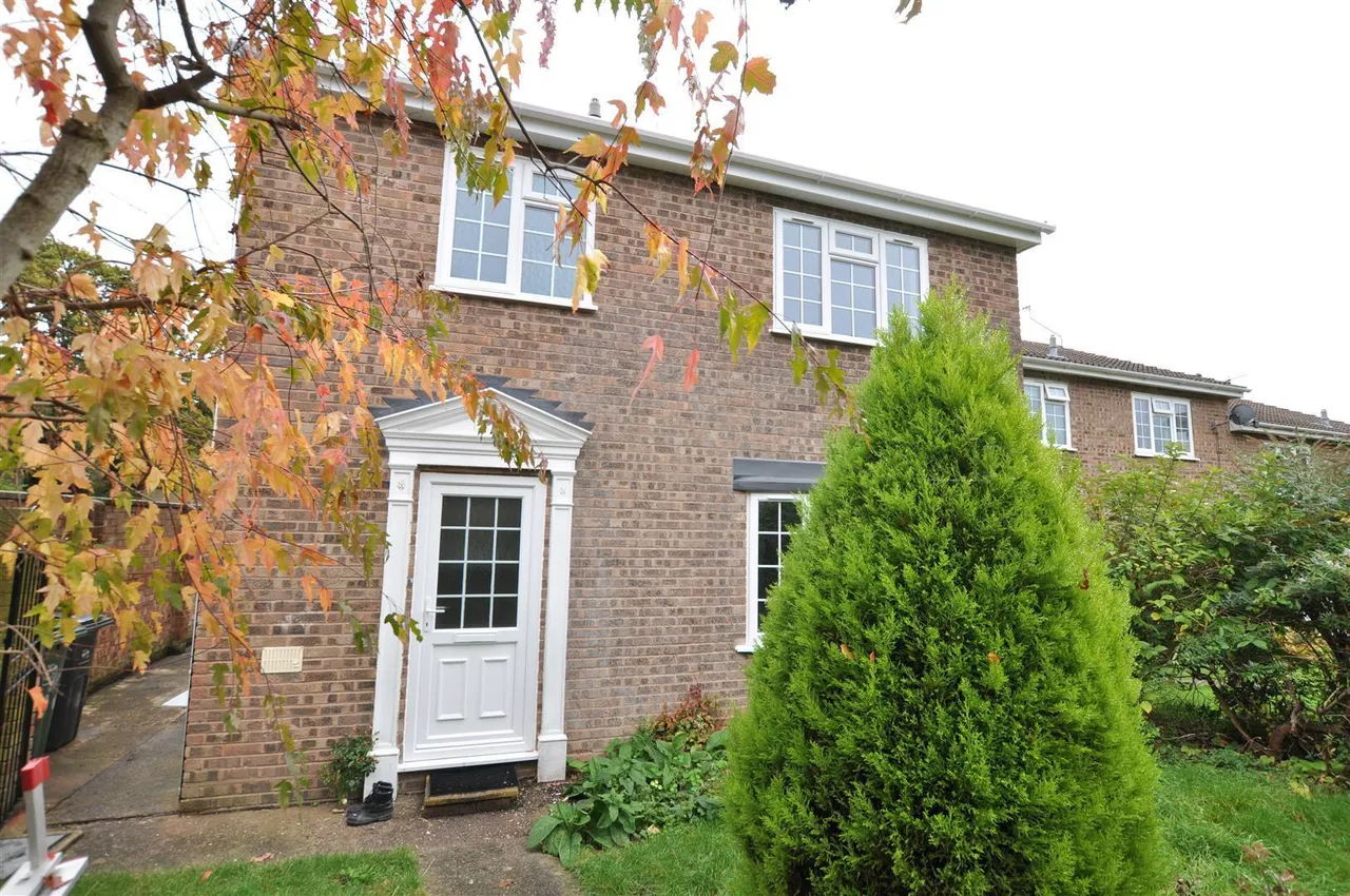 4 bed property to rent, Tennyson Drive, Malvern, WR14