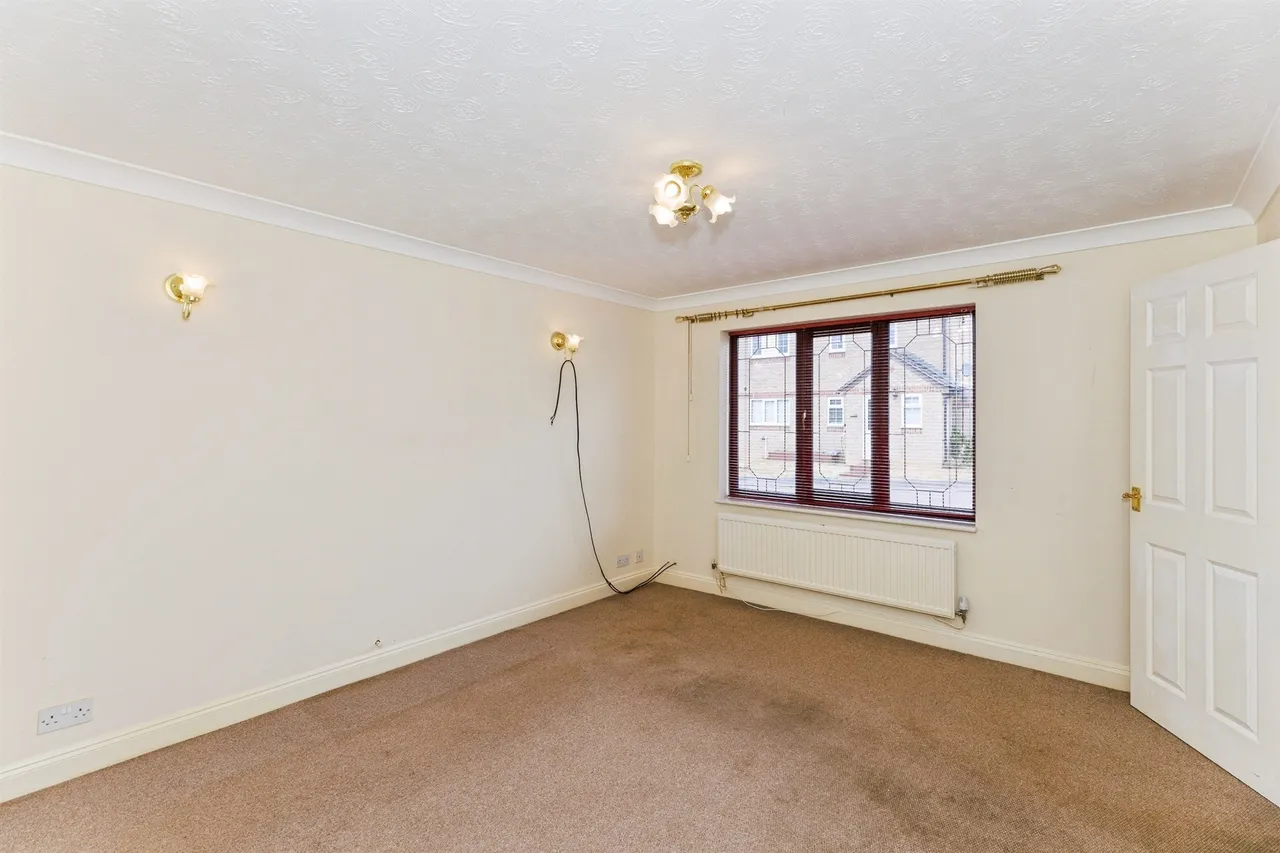 Juniper Close, Towcester, NN12, photo 9