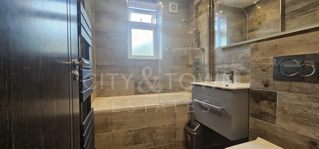 Landseer Avenue, Manor Park, E12, photo 9