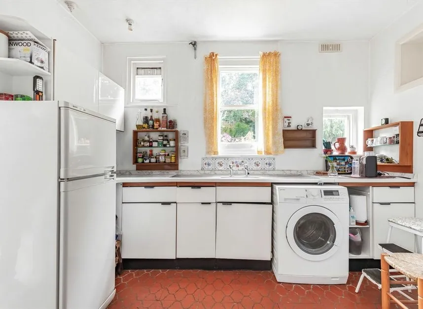 St. Andrews Square, Surbiton, KT6, photo 3