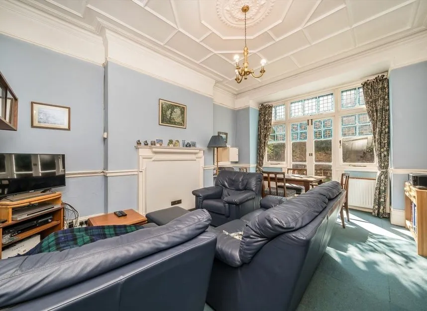 St. Andrews Square, Surbiton, KT6, photo 5