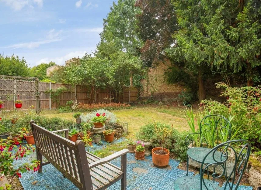 St. Andrews Square, Surbiton, KT6, photo 7