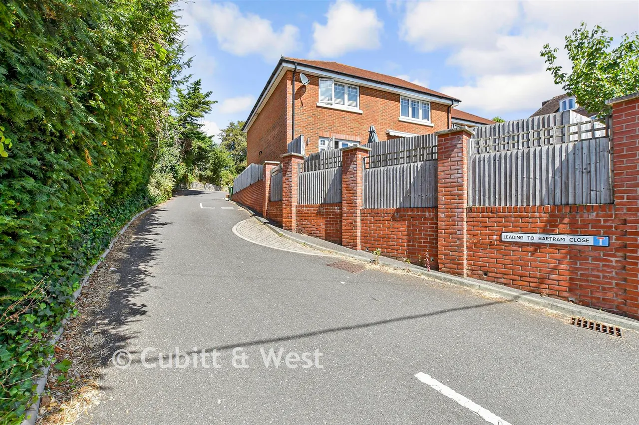 Bartram Close, Pulborough, RH20, photo 16