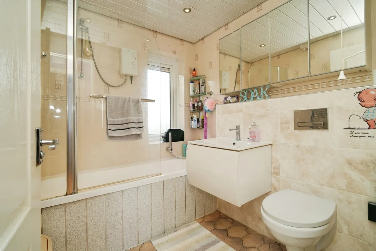 Jedburgh Avenue, Bolton, BL1, photo 15