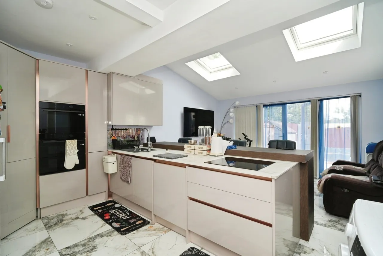 Jedburgh Avenue, Bolton, BL1, photo 4