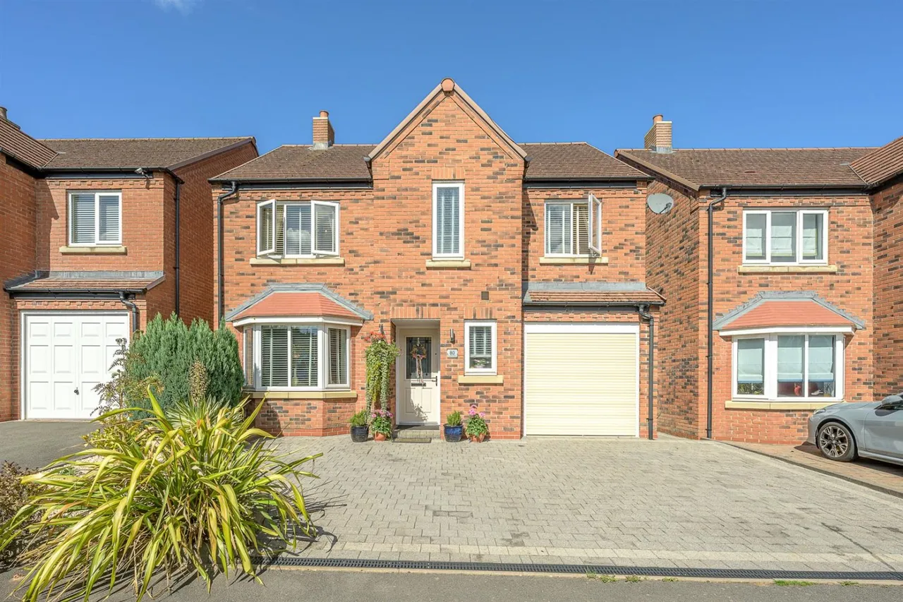 4 bed house for sale — Kirkpatrick Drive, Wordsley, DY8 5TG