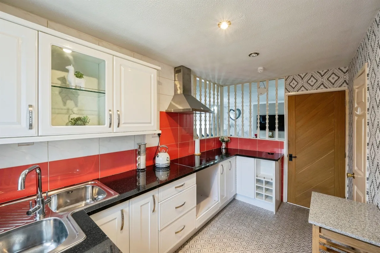 Frobisher Grove, Maltby, Rotherham, photo 5
