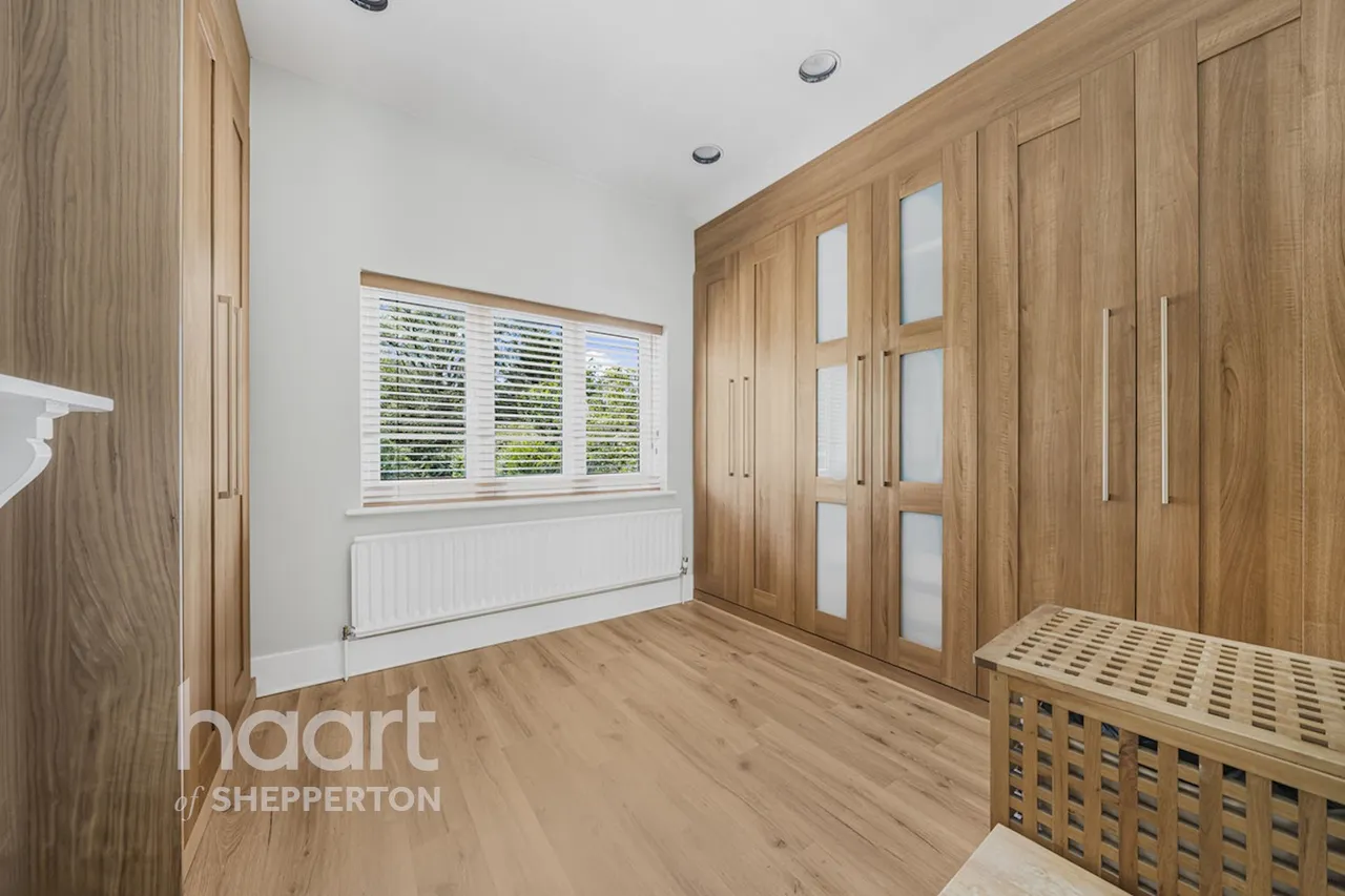 Sandhills Lane, Virginia Water, GU25, photo 14