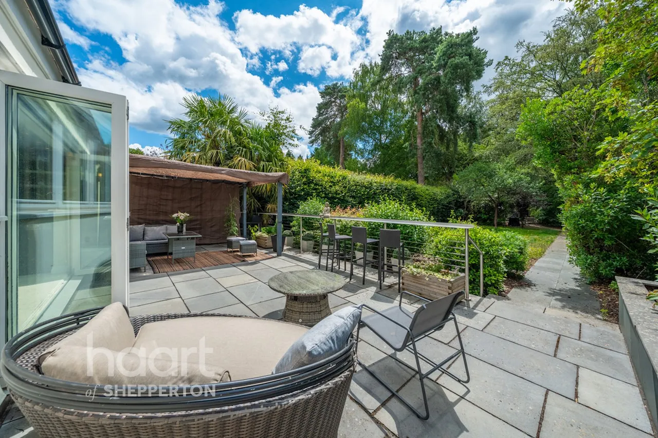 Sandhills Lane, Virginia Water, GU25, photo 7