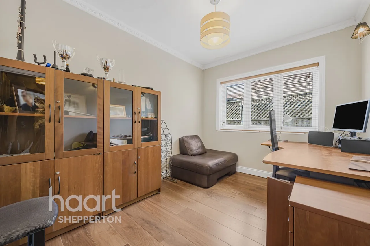 Sandhills Lane, Virginia Water, GU25, photo 10